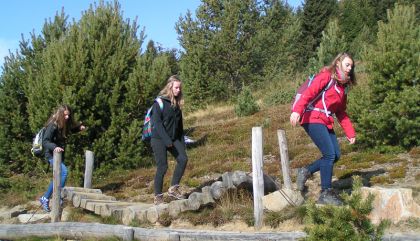 youthwalkbrixen-maedchen-der-4b-c-bgbrglienz