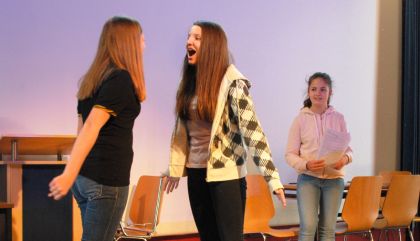 borglienzenglischesschuelertheater1g-c-rossbacher