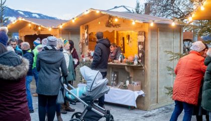 16.12.2018, Oesterreich, Anras, Gemeindeplatz, Bergadvent, Im Bild: H?tten des Anraser Bergadvent , Brunner Images 2018, Foto: Brunner Images / Philipp Brunner