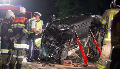 Schwerer Verkehrsunfall fordert zwei Todesopfer