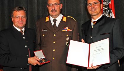 Heinz Gollmayer aus Strassen für Verdienste um das Feuerwehrwesen