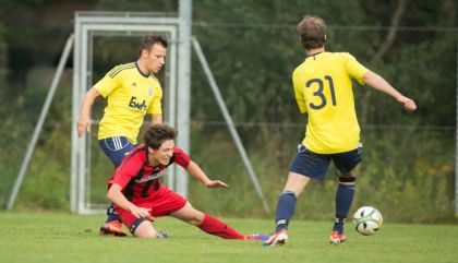 250 Zuschauer sahen am Samstag, 6.9., in der 1. Klasse A1 in Thal/Assling einen verdienten 3:0 Sieg der Heimmannschaft gegen den SV Tristach.