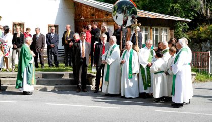 Mit einem Festgottesdienst in der Pfarrkirche St. Gertraud und anschließender Agape wurde Dekan „Gustl“ Ortner am Sonntag, 3.8., in seiner Heimatgemeinde gefeiert.