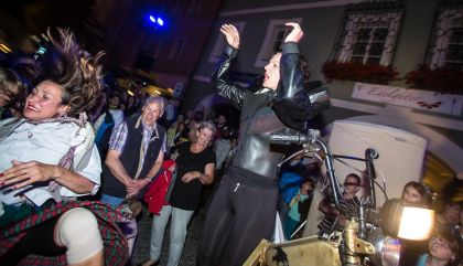 Große OLALA-Eröffnung zum 23. Straßentheater