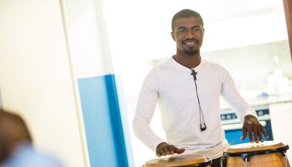Im Flüchtlingsheim in der Angerburg feierte man am 12.9. unter dem Motto „18 Nationen – ein Zuhause” ein würdiges Jubiläumsfest aus Anlass des 10-jährigen Bestehens.
