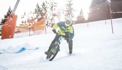 ridehardgal5_c_brunner