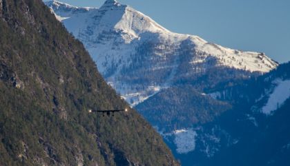 James Bond-Dreh: Norman Islander gelandet
