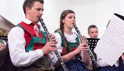 Einen außergewöhnlichen Hörgenuss bescherte die Musikkapelle Abfaltersbach am Pfingstsonntag den über 300 Besuchern des Jubiläumskonzertes im Gemeindezentrum.