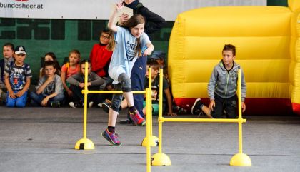 In der Dolomitenhalle wurde heute gemeinsam gekämpft, gerätselt und gelacht: Mit viel Action und Spaß ging das Tiroler Landesfinale der Kindersicherheitsolympiade über die Bühne.