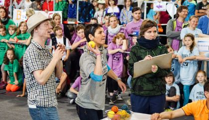 In der Dolomitenhalle wurde heute gemeinsam gekämpft, gerätselt und gelacht: Mit viel Action und Spaß ging das Tiroler Landesfinale der Kindersicherheitsolympiade über die Bühne.