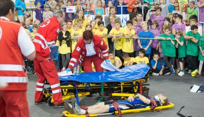In der Dolomitenhalle wurde heute gemeinsam gekämpft, gerätselt und gelacht: Mit viel Action und Spaß ging das Tiroler Landesfinale der Kindersicherheitsolympiade über die Bühne.