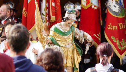 Großer Aufmarsch der Florianijünger beim 123. Bezirksfeuerwehrtag in Prägraten a.G.: Die Feuerwehren Osttirols demonstrierten Stärke und Einsatzbereitschaft.