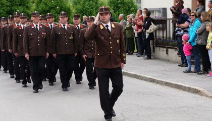 Großer Aufmarsch der Florianijünger beim 123. Bezirksfeuerwehrtag in Prägraten a.G.: Die Feuerwehren Osttirols demonstrierten Stärke und Einsatzbereitschaft.