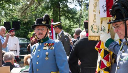Hunderte, darunter viele Kosaken aus aller Welt, nahmen heute, 1. Juni 2015, in Lienz an der offiziellen Einweihung der Kosakenkapelle in der Peggetz teil.
