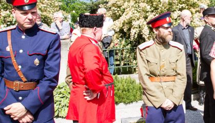 Hunderte, darunter viele Kosaken aus aller Welt, nahmen heute, 1. Juni 2015, in Lienz an der offiziellen Einweihung der Kosakenkapelle in der Peggetz teil.