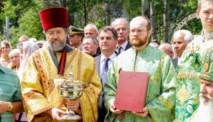 Hunderte, darunter viele Kosaken aus aller Welt, nahmen heute, 1. Juni 2015, in Lienz an der offiziellen Einweihung der Kosakenkapelle in der Peggetz teil.