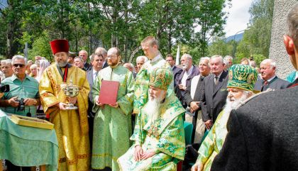 Hunderte, darunter viele Kosaken aus aller Welt, nahmen heute, 1. Juni 2015, in Lienz an der offiziellen Einweihung der Kosakenkapelle in der Peggetz teil.