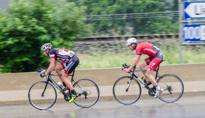 Nach wechselnden Witterungsbedingungen erreichte heute Bernhard Kohl nach 232 km mit über 13 Min. Vorsprung vor Daniel Rubisoier und Stefan Kirchmair als erster das Ziel.
