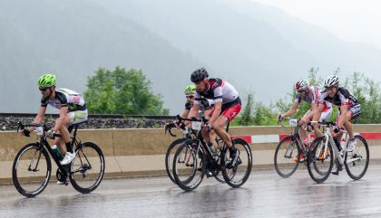 Nach wechselnden Witterungsbedingungen erreichte heute Bernhard Kohl nach 232 km mit über 13 Min. Vorsprung vor Daniel Rubisoier und Stefan Kirchmair als erster das Ziel.
