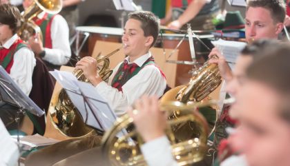 Die Musikkapellen der Sonnendörfer Gaimberg, Oberlienz und Thurn präsentierten am 6. September beim Gemeindezentrum Thurn ihr erstes gemeinsames Album. 