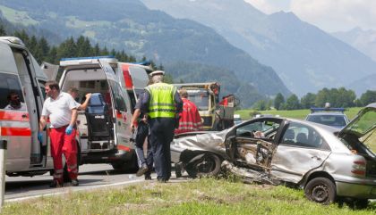 Verletzte bei Kollision zweier Autos in Oberlienz