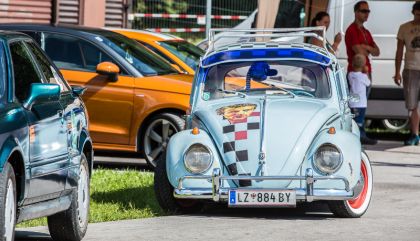 69 Motorsportler flitzten am Freitag, 15. August 2015, mit ihren Boliden beim Viertelmeilerennen des MSC Dölsach über die Landebahn des Nikolsdorfer Flugplatzes.