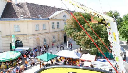 Den OsttirolerInnen ist Free Solo seit 2014 ein Begriff. Seit gestern wissen auch die Wienerinnen und Wiener, was es bedeutet, tollen Klettersport mitten in der Stadt zu erleben.