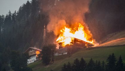 Wirtschaftsgebäude in Matrei wurde Raub der Flammen