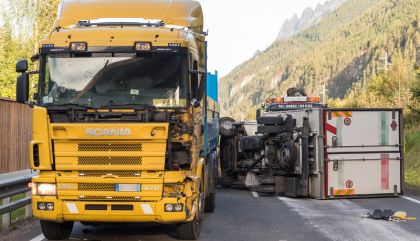 Vier Fahrzeuge in Unfall bei Mittewald verwickelt