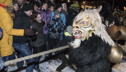 rueckblickkrampus-strassen-brug4