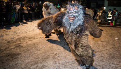 rueckblickkrampus-strassen-brug3
