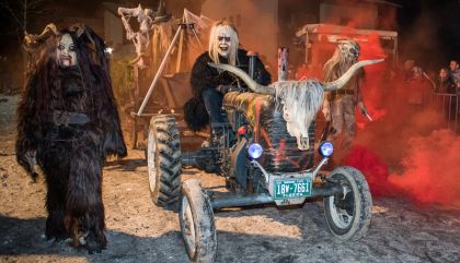rueckblickkrampus-strassen-brug2