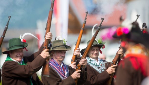 bataillonsschuetzenfestanras2017-g12-bru.jpg bataillonsschuetzenfestanras2017-g12-bru.jpg