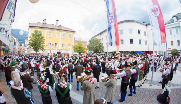 bezirksfestlienzertalbodenjohannesplatz-g35-bru bezirksfestlienzertalbodenjohannesplatz-g35-bru