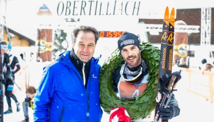 21.01.2018, 44. Dolomitenlauf, Freestyle, im Bild Gewinner Adrien Mougel (FRA, 42km) mit Toursimusverband Osttirol Obmann Franz Theurl 
