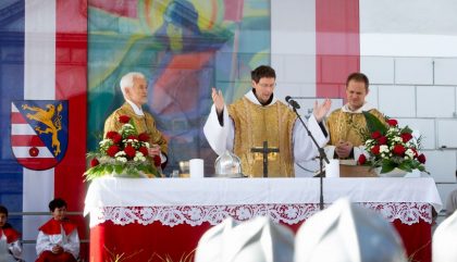 06.05.2018, Oesterreich, Lienz, Lienzer Innenstadt, Floriani Prozession - Im Bild v.l.: Dekan Bernhard Kranebitter, Pater Martin und Pater Tobias , Brunner Images 2018, Foto: Brunner Images / Philipp Brunner