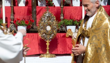 06.05.2018, Oesterreich, Lienz, Lienzer Innenstadt, Floriani Prozession - Im Bild die Monstranz , Brunner Images 2018, Foto: Brunner Images / Philipp Brunner