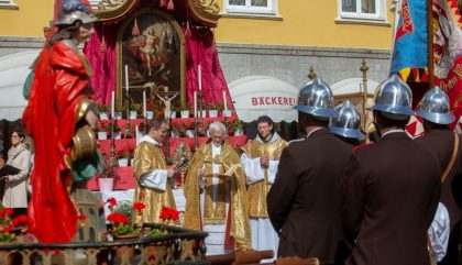 06.05.2018, Oesterreich, Lienz, Lienzer Innenstadt, Floriani Prozession - Im Bild Pater Tobias, Dekan Bernhard Kranebitter und Pater Martin , Brunner Images 2018, Foto: Brunner Images / Philipp Brunner