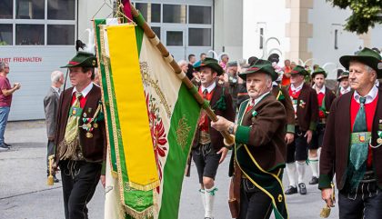 kaiserschuetzen-osttirol-gruendung-fahnen-c-brunner-g03
