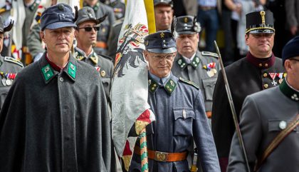 kaiserschuetzen-osttirol-gruendung-fahnen-c-brunner-g06