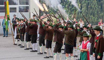 kaiserschuetzen-osttirol-gruendung-fahnen-c-brunner-g07