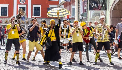 olala26juli-alwaysdrinkingmarchingband1-c-brunner olala26juli-alwaysdrinkingmarchingband1-c-brunner