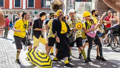 olala26juli-alwaysdrinkingmarchingband2-c-brunner olala26juli-alwaysdrinkingmarchingband2-c-brunner