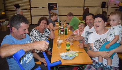 Nordpan-Ausgelassene Stimmung bei Mitarbeiter Werner Hofmann mit Familie-c-nr Nordpan-Ausgelassene Stimmung bei Mitarbeiter Werner Hofmann mit Familie-c-nr