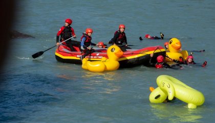 29.09.2018, Oesterreich, Lienz, Isel, Entenaktion, Im Bild die Wasserrettung Lienz mit dem Boot der Enten - Brunner Images 2018, Foto: Brunner Images / Philipp Brunner 29.09.2018, Oesterreich, Lienz, Isel, Entenaktion, Im Bild die Wasserrettung Lienz mit dem Boot der Enten - Brunner Images 2018, Foto: Brunner Images / Philipp Brunner