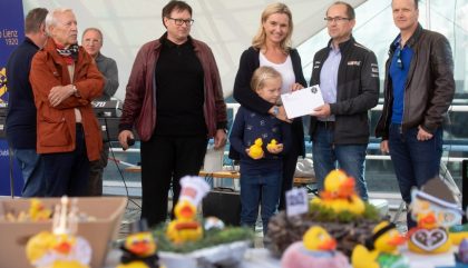 29.09.2018, Oesterreich, Lienz, Borg Areal, Entenaktion, Im Bild die Gewinner des 1. Platzes - Brunner Images 2018, Foto: Brunner Images / Philipp Brunner 29.09.2018, Oesterreich, Lienz, Borg Areal, Entenaktion, Im Bild die Gewinner des 1. Platzes - Brunner Images 2018, Foto: Brunner Images / Philipp Brunner