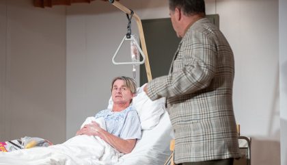 Theaterpremiere Besuchzeit von Felix Mitterer