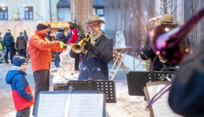 16.12.2018, Oesterreich, Anras, Gemeindeplatz, Bergadvent, Im Bild: Wilfried Kollreider von Anras Brass , Brunner Images 2018, Foto: Brunner Images / Philipp Brunner
