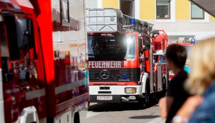 Segnung der neuen Drehleiter Segnung der neuen Drehleiter
