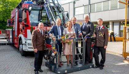 Segnung der neuen Drehleiter Segnung der neuen Drehleiter